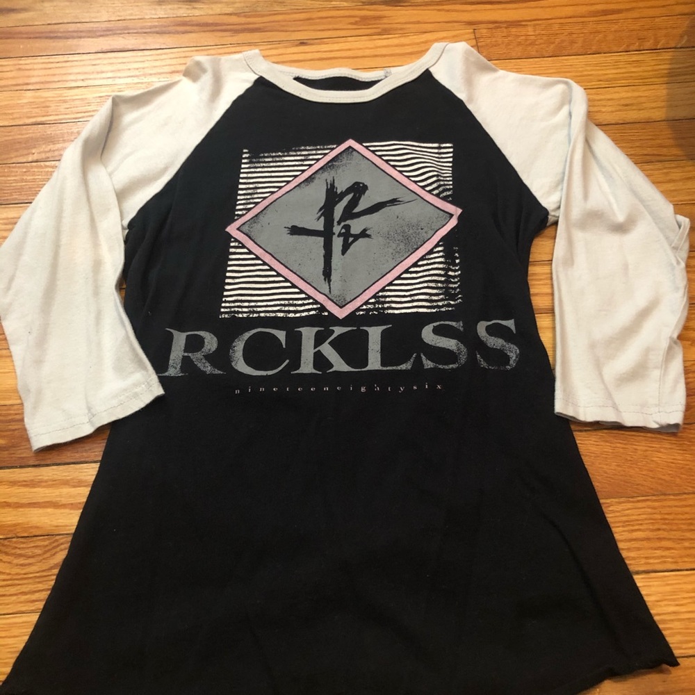 3/4 sleeve T-shirt